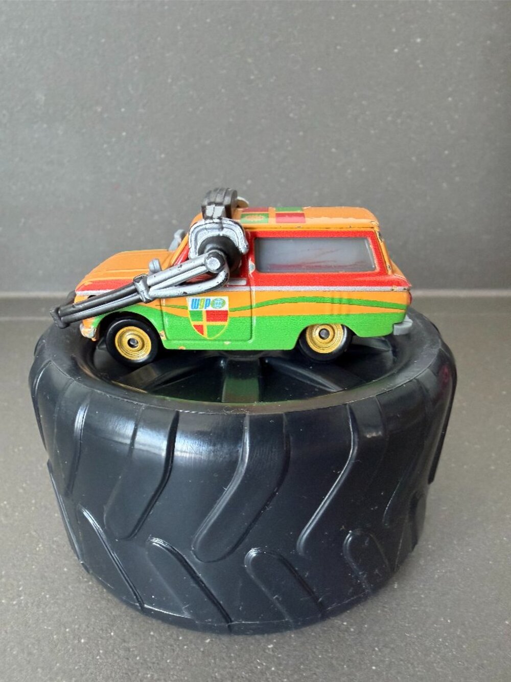 PUC Disney Pixar Cars 2 Diecast Crew Chief Brian Gearlooski CKN52 Loose 1:55 sca